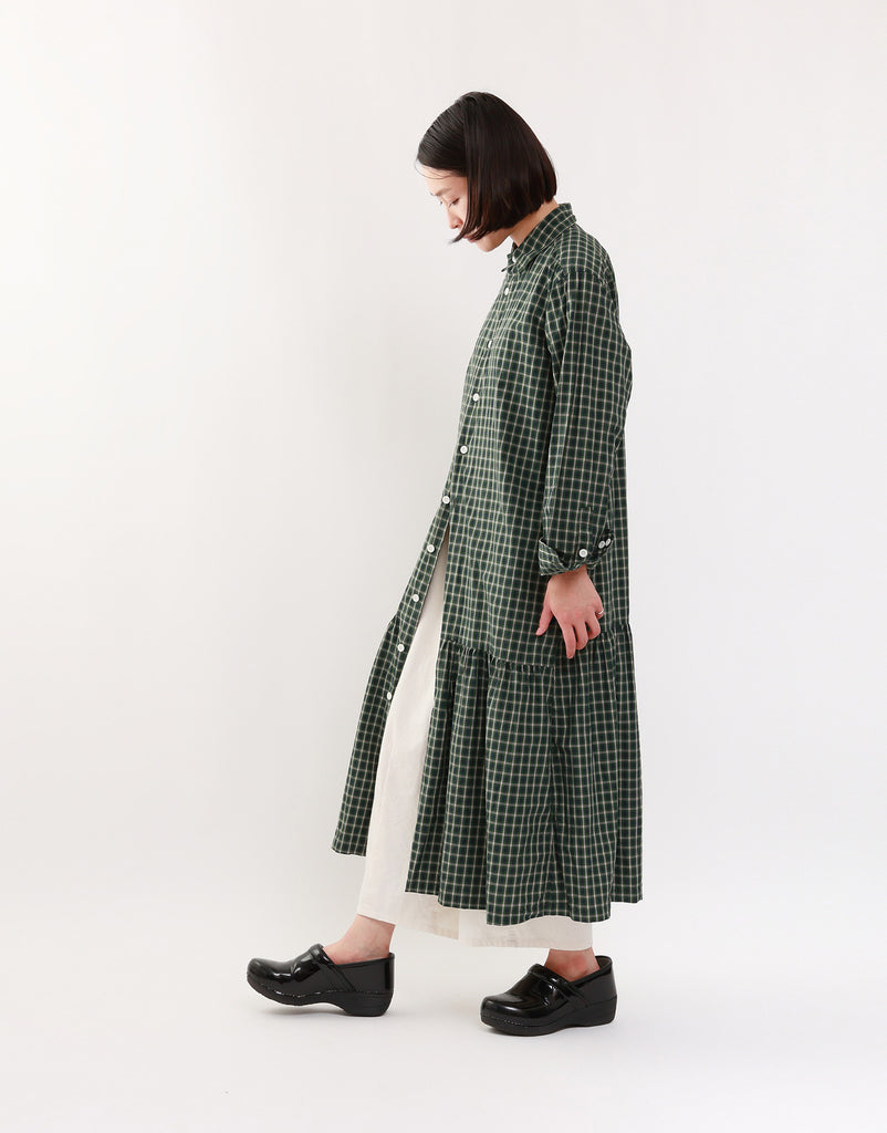 新作「4、6、8」のシャツドレス