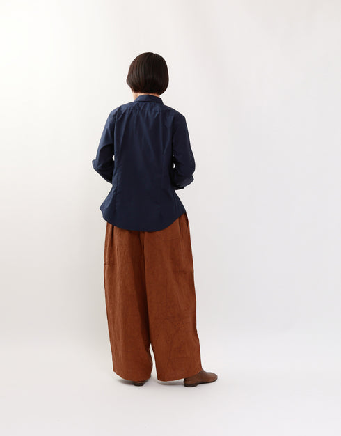 コットンブロードのフリルシャツ