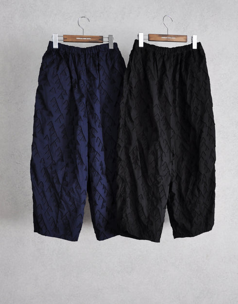 三角カットジャカードのバルーンパンツ