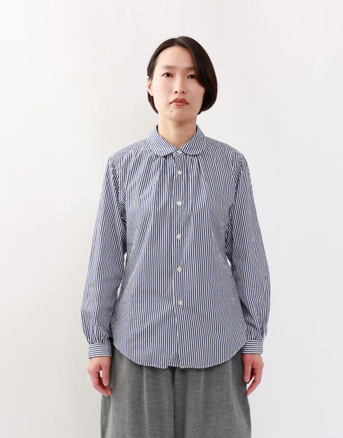 コットンブロードのネックギャザーシャツ