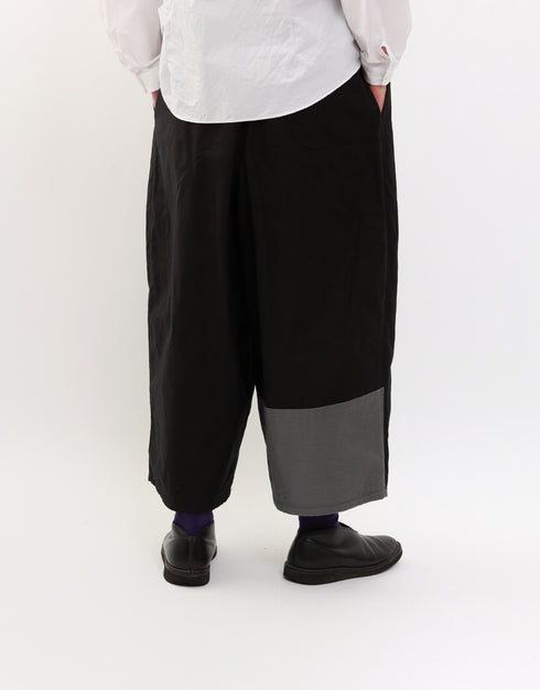 バックサテンの切替バルーンパンツ