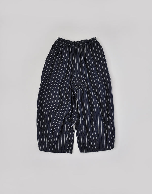 ライトデニムストライプのバルーンパンツ