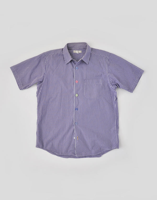 ギンガムチェックのくるみボタンシャツ