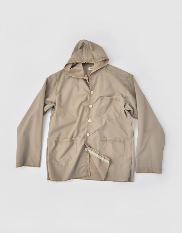 ナイロンリップのフードシャツ