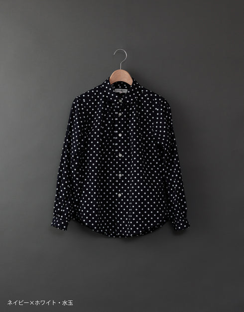 コットンブロードのネックギャザーシャツ