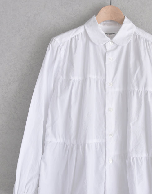 コットンブロードの6ギャザーシャツ