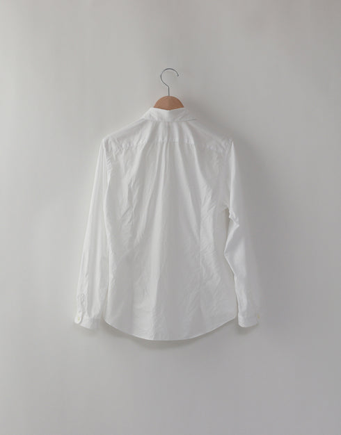 コットンブロードのフリルシャツ