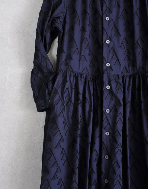 三角カットジャカードのシャツドレス