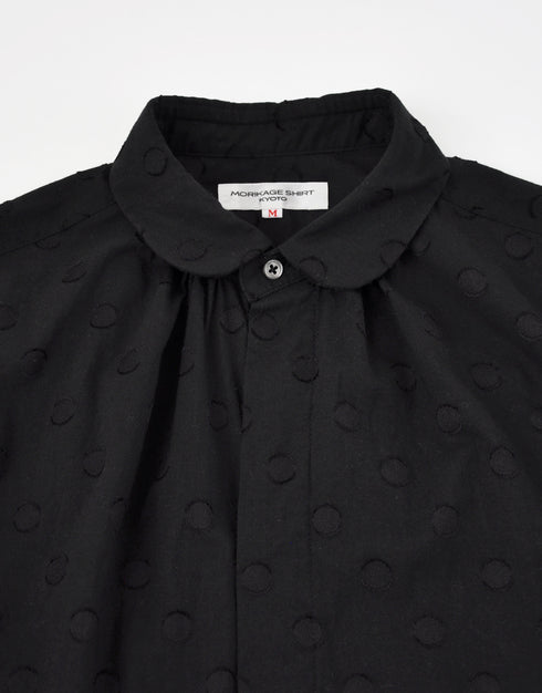 水玉ジャカードのネックギャザーシャツ