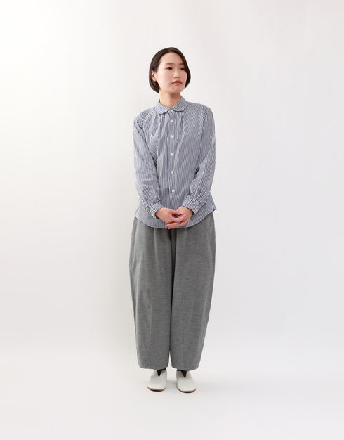 シャツコールのバルーンパンツ