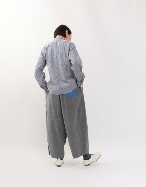 シャツコールのバルーンパンツ