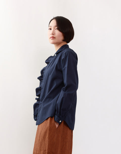 コットンブロードのフリルシャツ