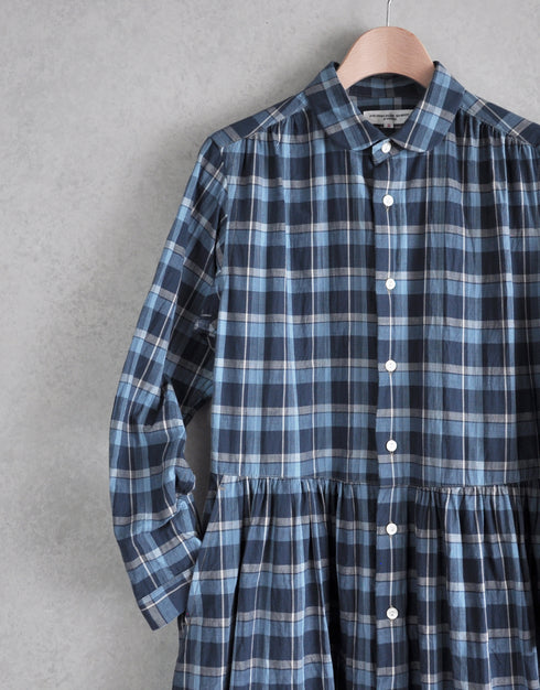 チェックのギャザーシャツドレス