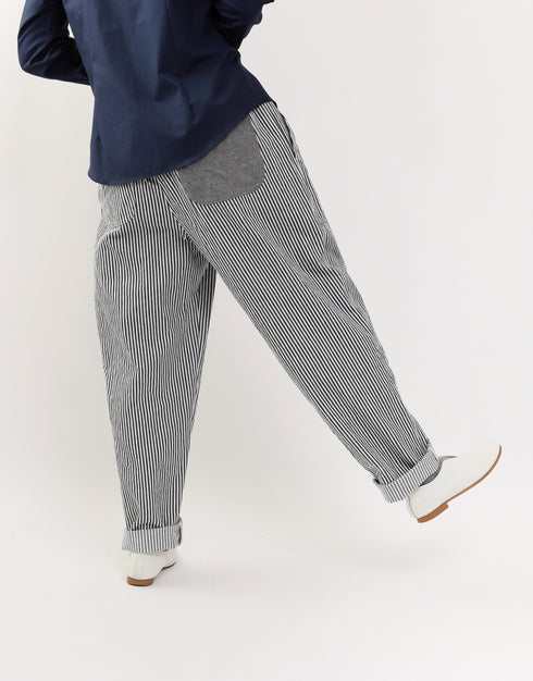 デニムのバックラインパンツ