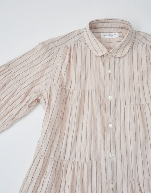シャーリングストライプの6ギャザーシャツ