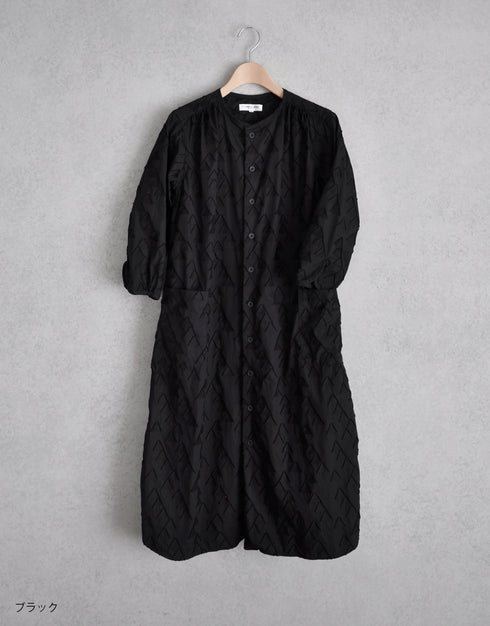 三角カットジャカードのトリミングドレス