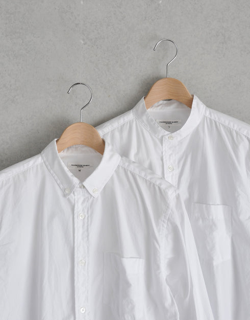 コットンブロードのスタンドカラーシャツ