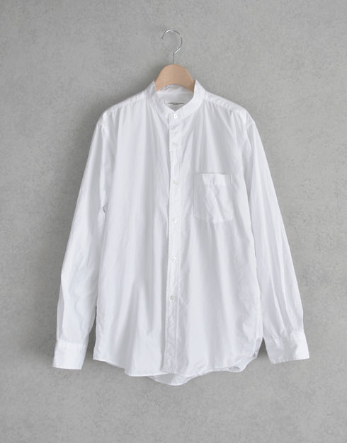 コットンブロードのスタンドカラーシャツ