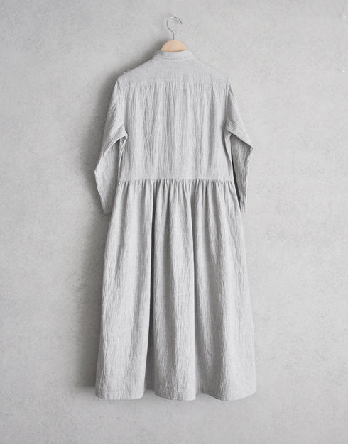 ダブルクロスのギャザーシャツドレス
