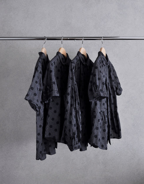 水玉ジャカードのミニREカラー半袖シャツ