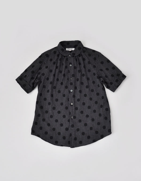 水玉ジャカードのネックギャザー半袖シャツ