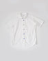 くるみボタンの半袖シャツ