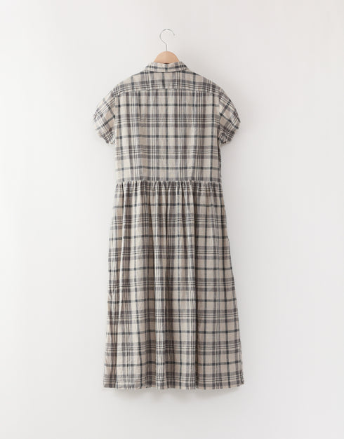 リネンチェックの半袖ギャザーシャツドレス