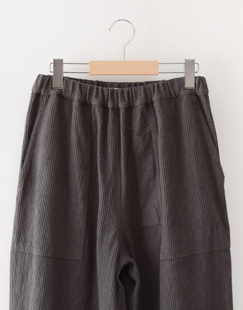 刺し子ドビーのテーパードパンツ