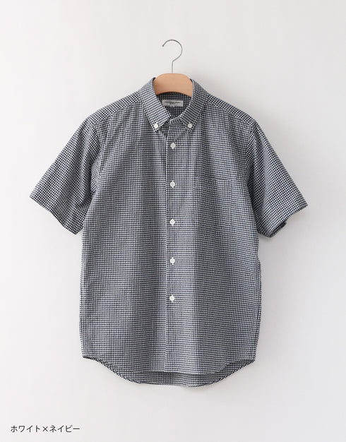 シアサッカーの半袖ボタンダウンシャツ