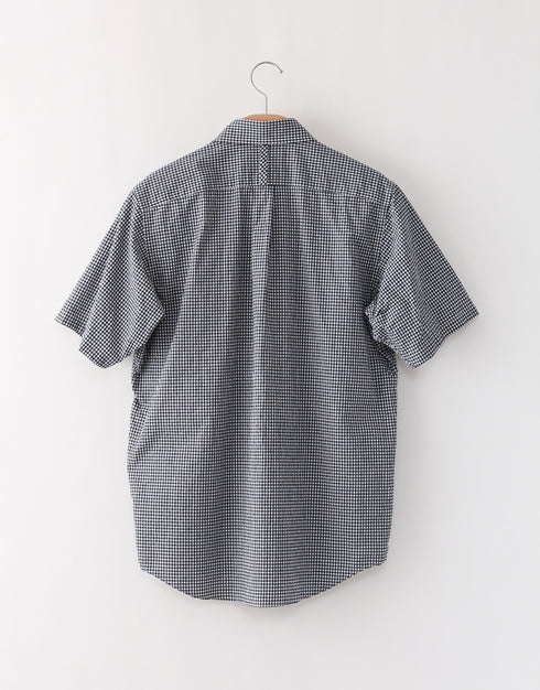 シアサッカーの半袖ボタンダウンシャツ