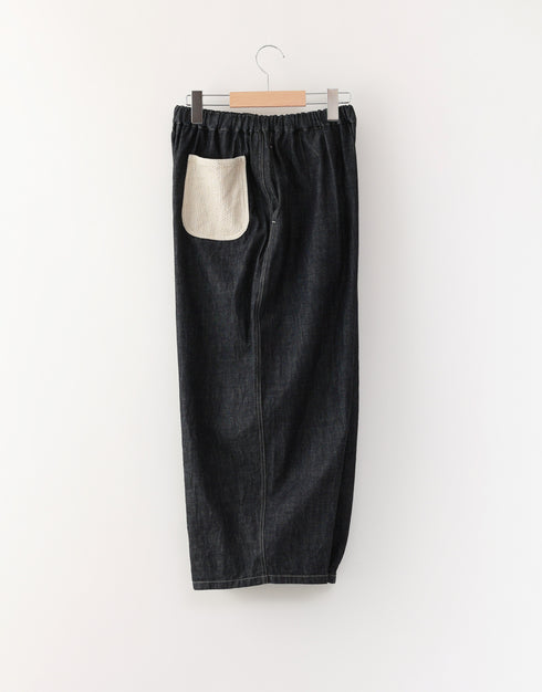 デニムのバルーンパンツ