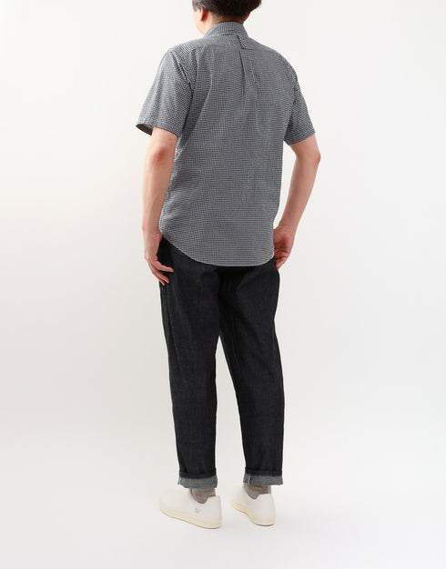 シアサッカーの半袖ボタンダウンシャツ