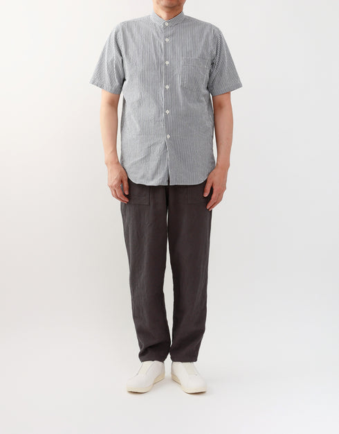 シアサッカーの半袖スタンドカラーシャツ