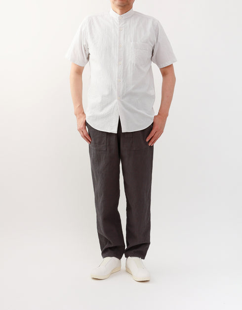 シアサッカーの半袖スタンドカラーシャツ