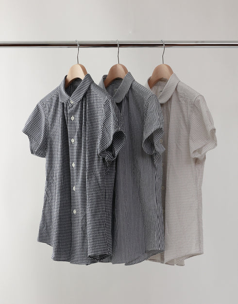 シアサッカーの半袖ネックギャザーシャツ