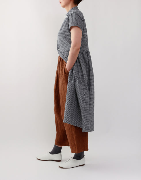 シアサッカーの半袖ギャザーシャツドレス