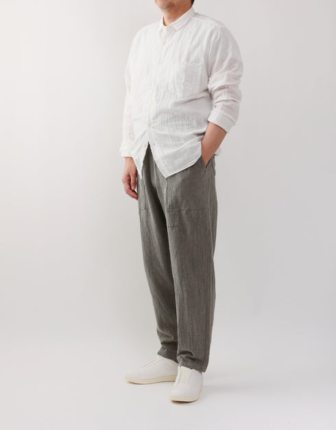 染めのテーパードパンツ