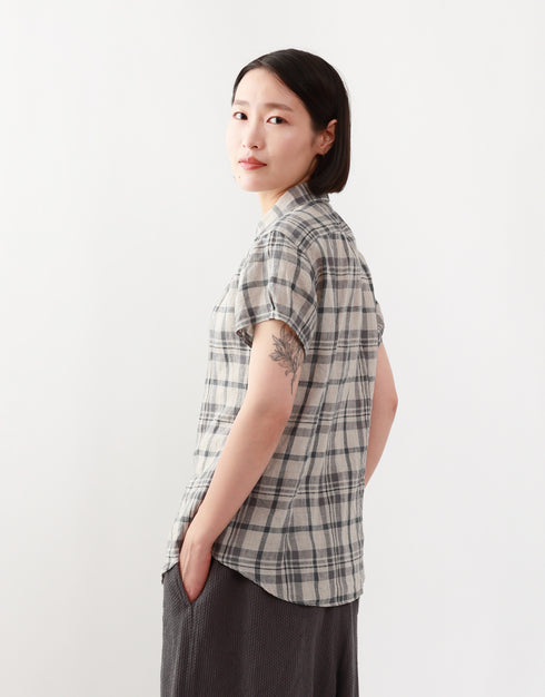 リネンチェックの半袖ネックギャザーシャツ