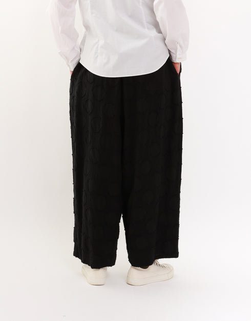 水玉カットジャカードのバルーンパンツ