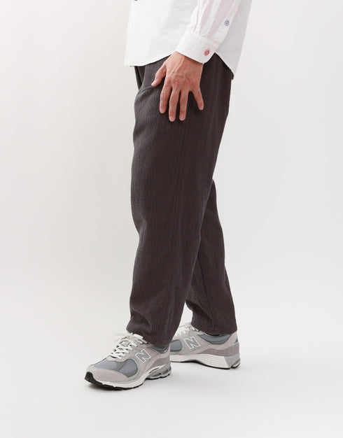 刺し子ドビーのテーパードパンツ