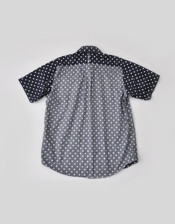 水玉プリントの半袖ラウンドカラーシャツ