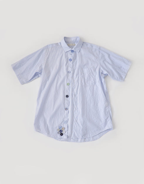 くるみボタンのリメイク半袖シャツ