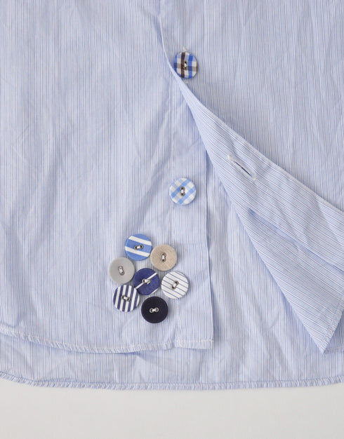 くるみボタンのリメイク半袖シャツ