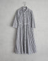 白黒ストライプのベルトラインワンピース