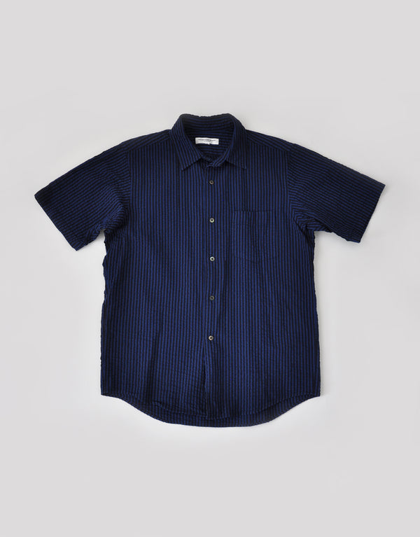 サッカーストライプの半袖シャツ