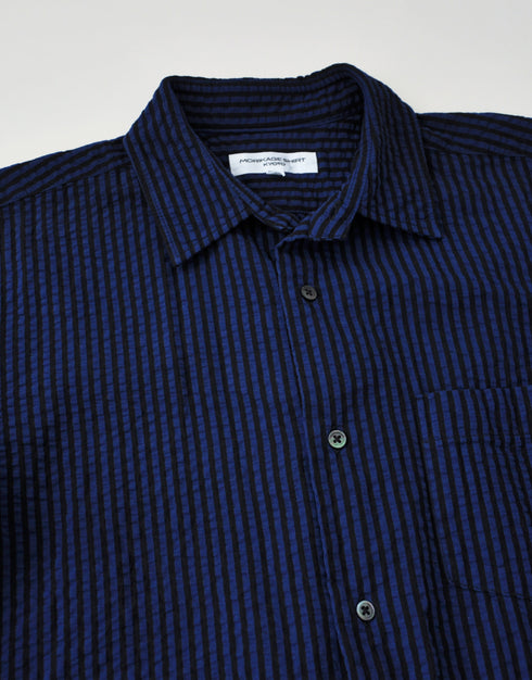 サッカーストライプの半袖シャツ