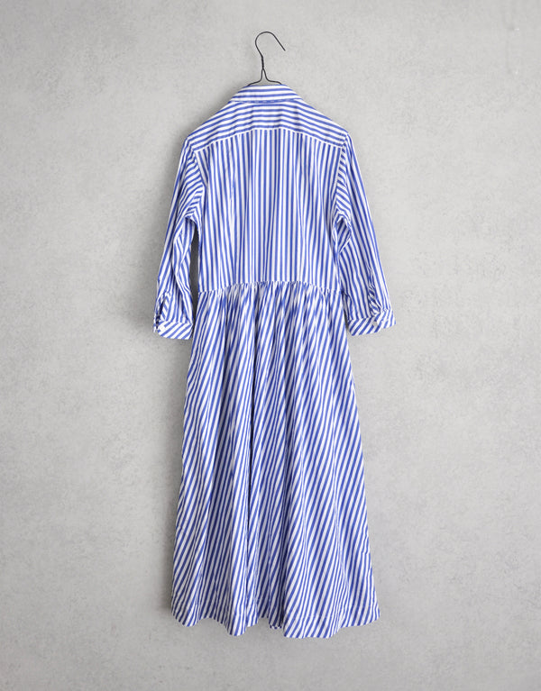 ストライプのギャザーワンピース