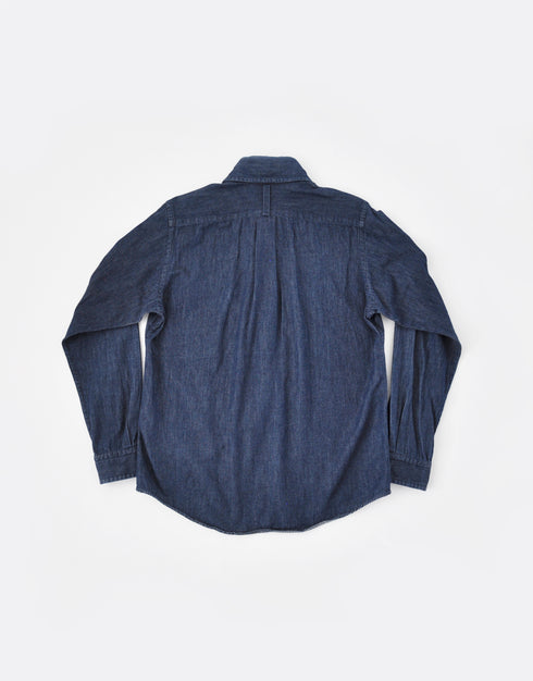 イカリマークボタンのデニムシャツ