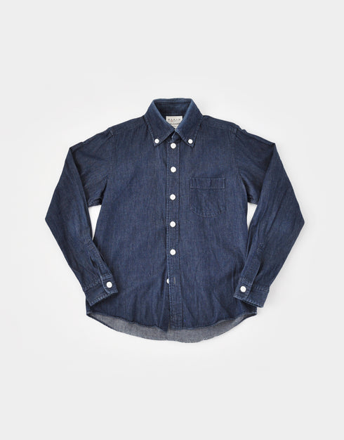 イカリマークボタンのデニムシャツ