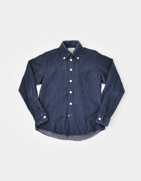 イカリマークボタンのデニムシャツ